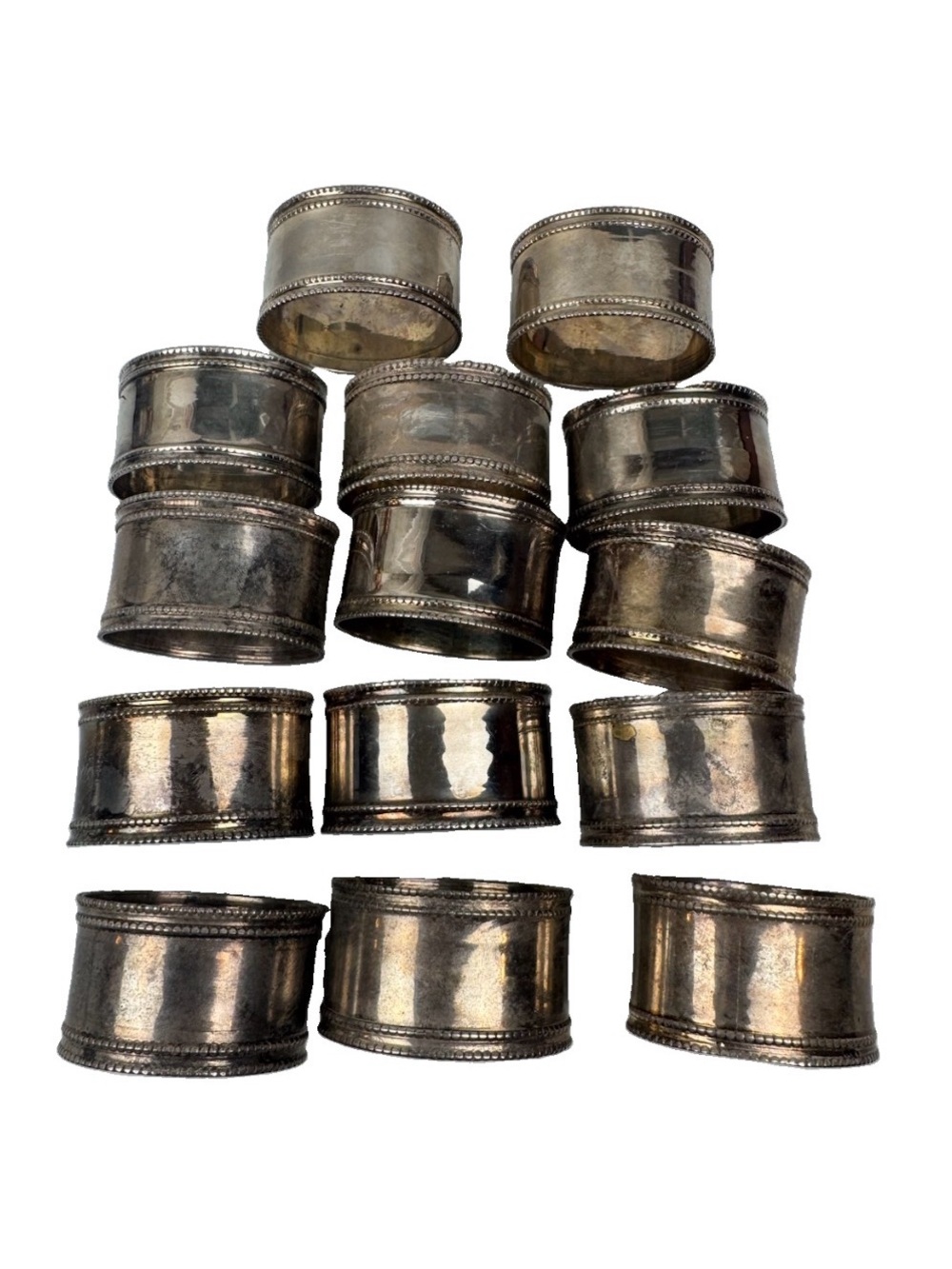 Lot Of 14 VTG Silver Plated Napkin Rings Classic Beaded Edge Design Tableware Se